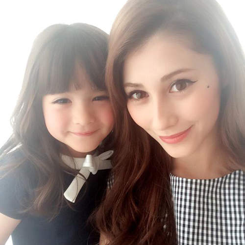 混血模《Darenogare明美》超可愛姪女まり注目度急上升♥