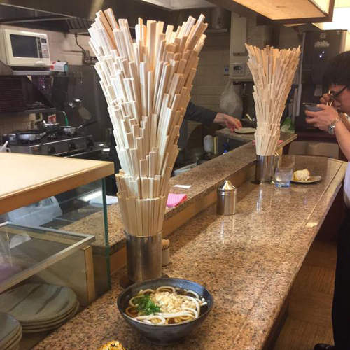 麵屋奇景《免洗筷鐵塔》抽中大吉還免費幫你加料喔wwww