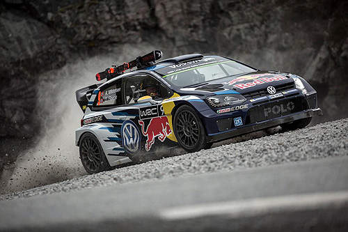 挑戰滑雪冠軍《VW Polo R WRC》揪竟誰跑得快呢? 挑戰滑雪冠軍《VW Polo R WRC》揪竟誰跑得快呢?