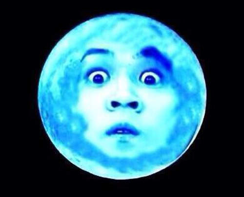 日本《超級月亮美景集》好像有一個怪怪的月亮混進來了…… 日本《超級月亮美景集》好像有一個怪怪的月亮混進來了……