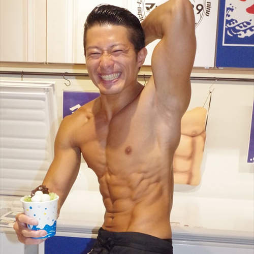 《肌肉男剉冰》吃冰消暑同時也不能忘了重點的公.主.抱♥ 《肌肉男剉冰》吃冰消暑同時也不能忘了重點的公.主.抱♥