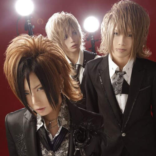 話題《男裝牛郎》可望超越傳統男公關店的人氣急上升 話題《男裝牛郎》可望超越傳統男公關店的人氣急上升