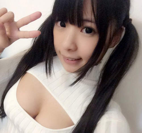 《開胸衣姬賢兒sherry》江湖人稱大賢哥還不來問聲好