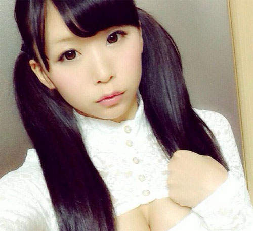 開胸衣姬 五木あきら 就是喜歡妳胸前的開口笑❤  開胸衣姬 五木あきら 就是喜歡妳胸前的開口笑❤