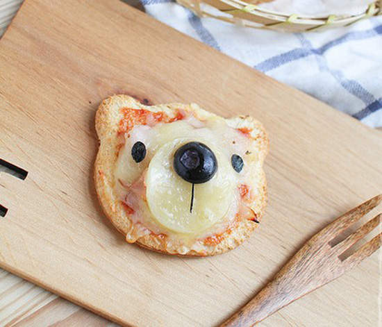 《現在宅美食》可愛的小熊吐司比薩做法 《現在宅美食》可愛的小熊吐司比薩做法