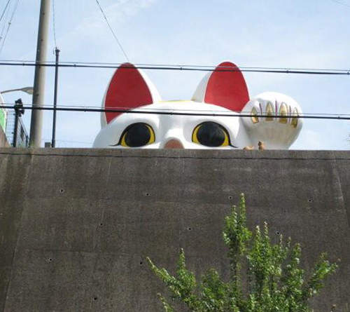 《進擊的招財貓》那一天人類終於想起了喵星人的恐怖 《進擊的招財貓》那一天人類終於想起了喵星人的恐怖