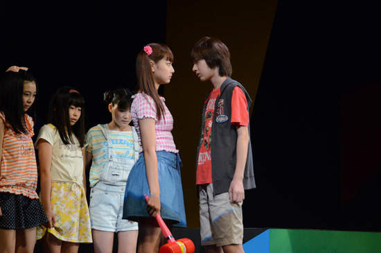 《玩偶遊戲舞台劇》媽媽頭上真的有松鼠XDDD 《玩偶遊戲舞台劇》媽媽頭上真的有松鼠XDDD