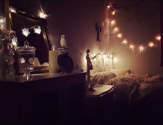 《房間的燈光小掩蔽》聖誕節過了還可以把小燈拿來掩蔽房間 - 圖片2