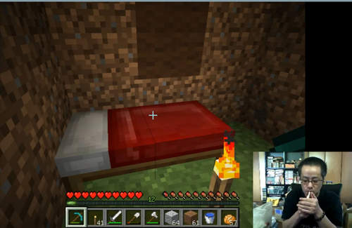 爆紅話題《縱火實況》眾目睽睽之下燒掉自己的家也算是很有創意……