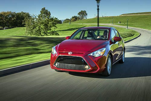 《Toyota Yaris Sedan》馬2到了加拿大竟然變小鴨? 《Toyota Yaris Sedan》馬2到了加拿大竟然變小鴨?