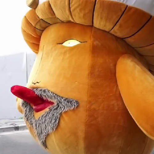 戰慄《印度系吉祥物》被舔到據說就能帶來好運喔ww（推開）