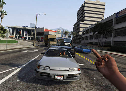 《應該做成第一人稱的遊戲》這樣就會變成不同的遊戲囉？