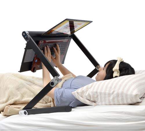 睡覺也要打電腦《日本Thanko電腦架》實現我們電腦中毒者的願望（握拳）