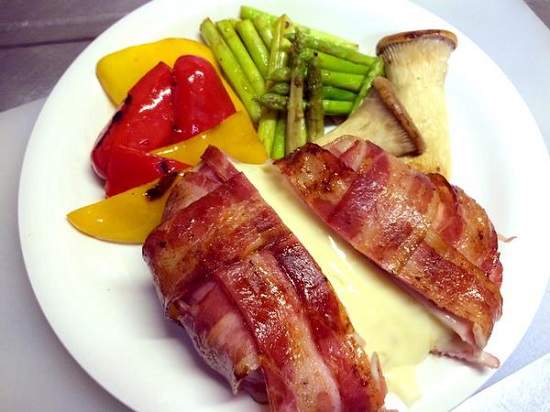 Twitter話題美食《培根起士捲》搭配啤酒真是一大享受~ Twitter話題美食《培根起士捲》搭配啤酒真是一大享受~