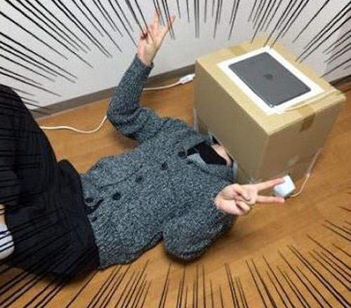 《一人電影院》用紙箱做成的電影院你跟朋友都體驗過了嗎? 《一人電影院》用紙箱做成的電影院你跟朋友都體驗過了嗎?