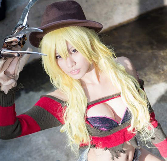 《宅宅愛COser》看起來好兇狠的爆乳佛萊迪 《宅宅愛COser》看起來好兇狠的爆乳佛萊迪