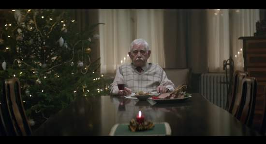 德國《現實聖誕廣告》放假記得回家看看父母親啊(哭)