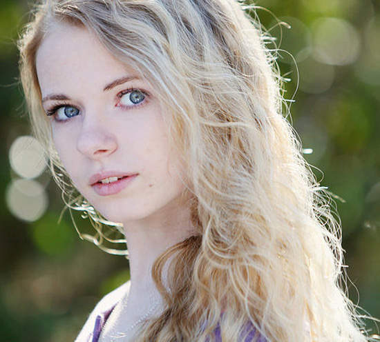 《陰屍路殭屍妹妹》已經15歲的Addy Miller長大嚕 《陰屍路殭屍妹妹》已經15歲的Addy Miller長大嚕