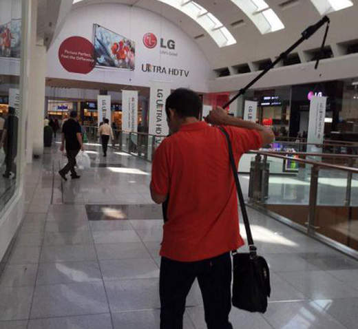 《用自拍棒講電話》這就是為什麼要禁的原因 《用自拍棒講電話》這就是為什麼要禁的原因