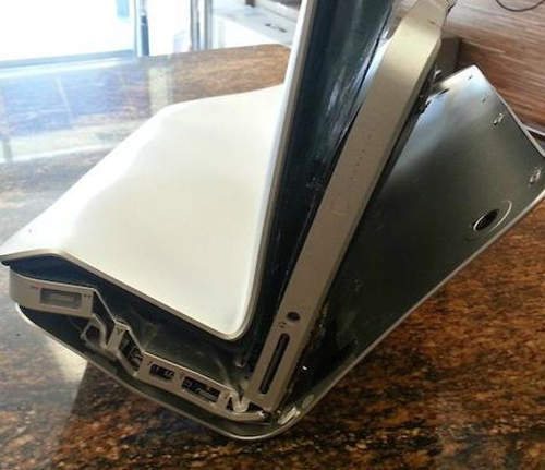 蘋果筆電凹機照　跟手機一起放口袋就會變這樣（大誤）