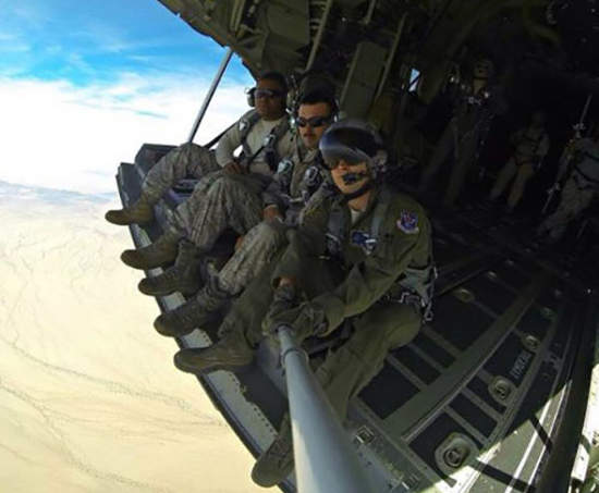 《超強自拍》不管火山還是猛獸都一起入鏡吧