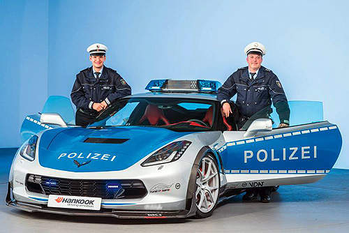 《Chevrolet Corvette》化身警車不會太犯規嗎? 《Chevrolet Corvette》化身警車不會太犯規嗎?