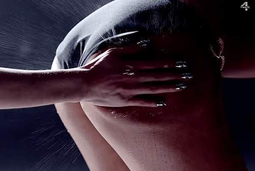 《愛打屁屁的偶像》原來明星都愛伸鹹豬手（誤）