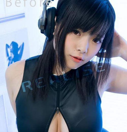 《開胸競泳泳衣》該是放上真人實穿的福利圖時間惹