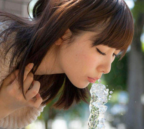 《宅宅美人痣》可愛的伊藤里織還是位痣奶美女唷ლ(・ω・ლ)  《宅宅美人痣》可愛的伊藤里織還是位痣奶美女唷ლ(・ω・ლ)