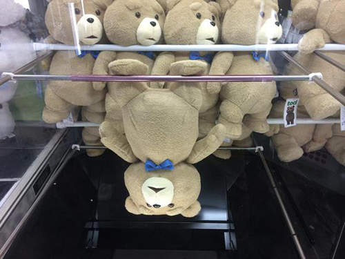 《夾娃娃機奇景》店員們會不會玩過頭啦www 《夾娃娃機奇景》店員們會不會玩過頭啦www