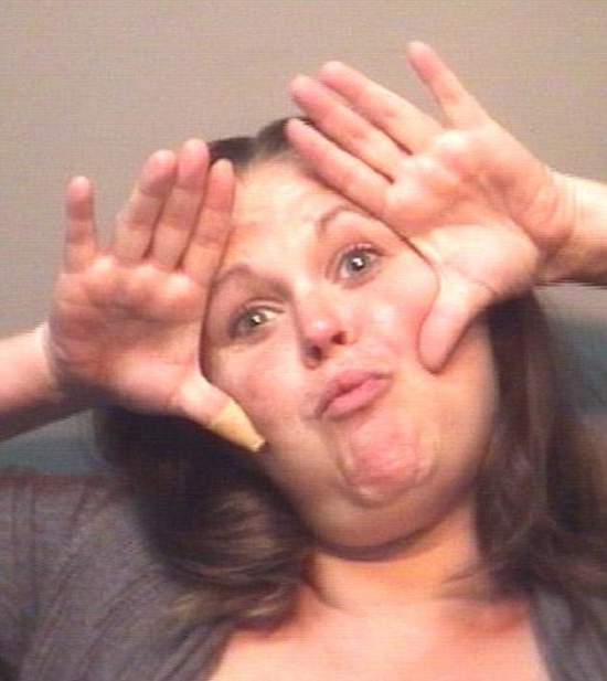 《2014怪異檔案照》你們擺POSE也擺得太高興了...