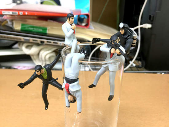 《殺手杯緣子》那個～可以不要在我的杯子上值勤嗎...