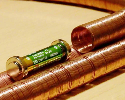 《DIY電磁流電車》新玩法無限軌道登場