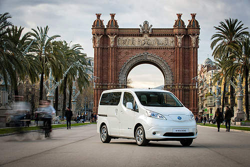 搶第一《Nissan e-NV200》電動商旅七人也行 搶第一《Nissan e-NV200》電動商旅七人也行
