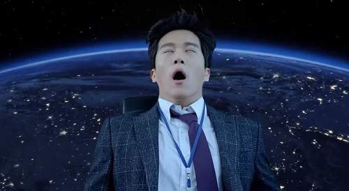 超浮誇《辦公椅廣告》人生有它就滿足了XD 超浮誇《辦公椅廣告》人生有它就滿足了XD