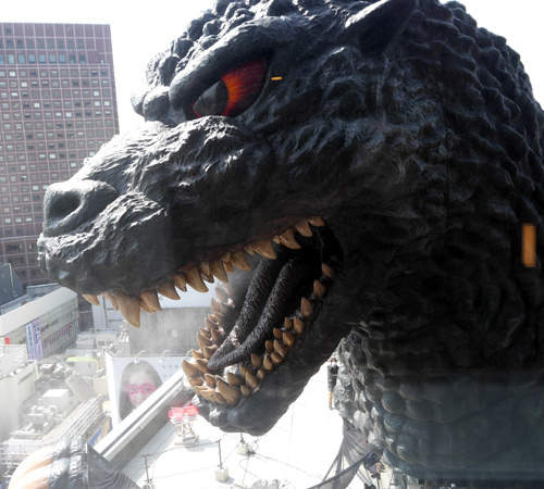 新宿《哥吉拉客房》打開窗戶就能跟哥吉拉有最親密的接觸ww 新宿《哥吉拉客房》打開窗戶就能跟哥吉拉有最親密的接觸ww