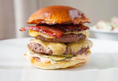 《米其林星級餐廳漢堡10選》看完究竟會不會想翻桌呢?(喂) 《米其林星級餐廳漢堡10選》看完究竟會不會想翻桌呢?(喂)