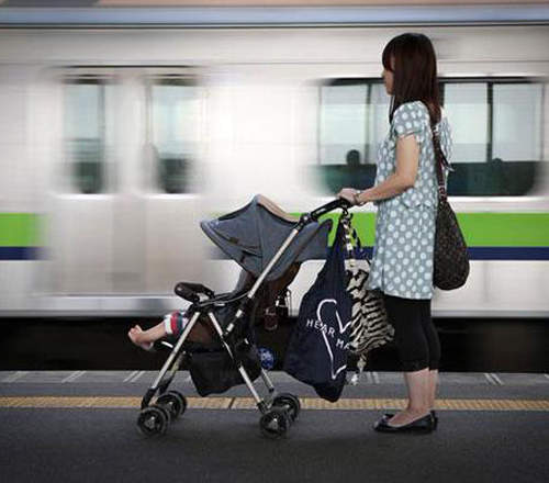 乘客票選《電車裡的惹人厭行為》竟然連嬰兒車也上榜惹!? 乘客票選《電車裡的惹人厭行為》竟然連嬰兒車也上榜惹!?