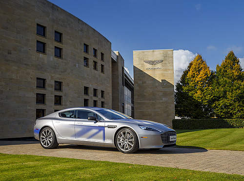 《Aston Martin RapidE Concept》讓概念雛形先來放電