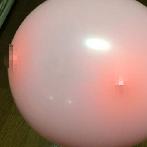 《美妙的粉紅乳頭》摸不到真的 就用氣球安慰自己吧……
