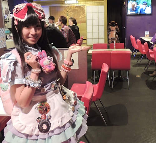 《主人，歡迎回家》秋葉原女僕咖啡廳大調查 女僕的裙子平均膝上幾公分？