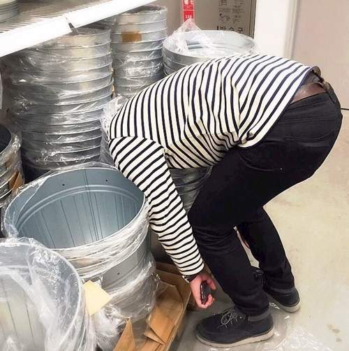 《IKEA的逗趣顧客》整個IKEA都是我的遊樂場