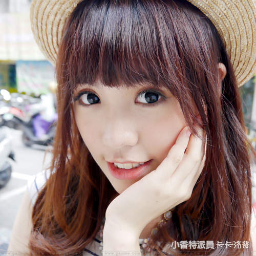 小香看正妹《Luna》直播互動Cosplay美少女