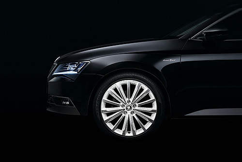 《Skoda Superb Black Crystal》晶瑩剔透好概念 《Skoda Superb Black Crystal》晶瑩剔透好概念