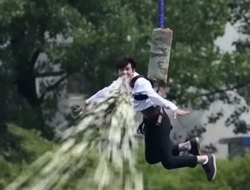 極度不舒服的《鼻涕廣告》趴兔　這一次看完想趴著吐了......