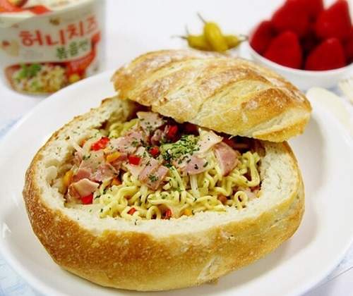 韓《蜂蜜奶油泡麵》又甜又鹹的味道是......