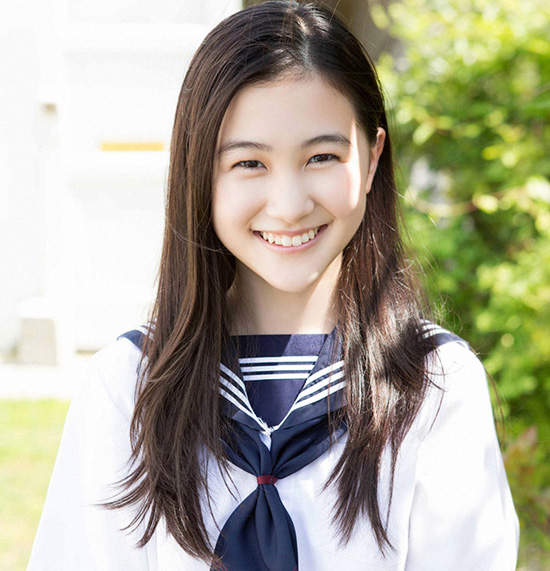 《山口麻友的寫真夜現場》木村大神的女兒穿制服真的敲口愛 《山口麻友的寫真夜現場》木村大神的女兒穿制服真的敲口愛