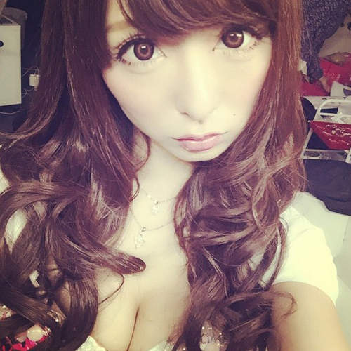 E罩杯正妹賽車手《神子島みか》豐滿上圍可是讓她非常困擾(/▽\*)   E罩杯正妹賽車手《神子島みか》豐滿上圍可是讓她非常困擾(/▽\*)