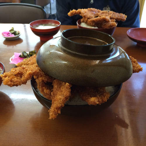 《超滿腹炸豬排》看著看著口水都要流下來了... 《超滿腹炸豬排》看著看著口水都要流下來了...