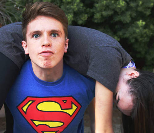 《用摔角對付女友》愛她請不要RKO她